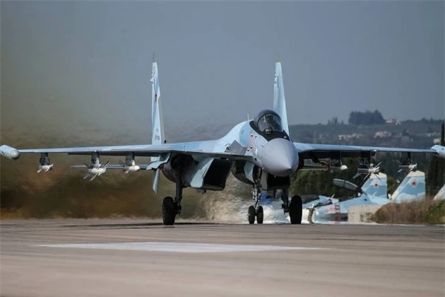 Co Rafale, Khong quan An Do quay sang che bai Su-35 Nga tham te-Hinh-3