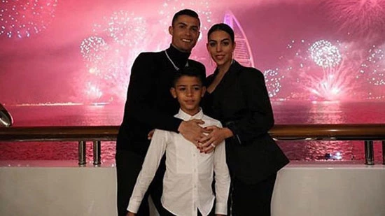 Con trai Ronaldo giành giải thưởng lớn trong màu áo U9 Juventus