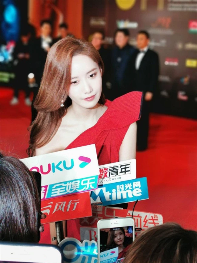Thảm đỏ LHP quốc tế Macau 2019: YoonA xinh đẹp làm lu mờ dàn sao Hoa ngữ  - Ảnh 4.
