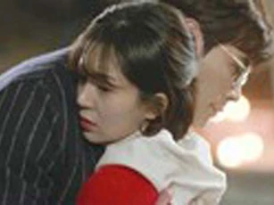Tỉnh dậy sau cơn say ở nhà người yêu, bàng hoàng biết mình bị lừa