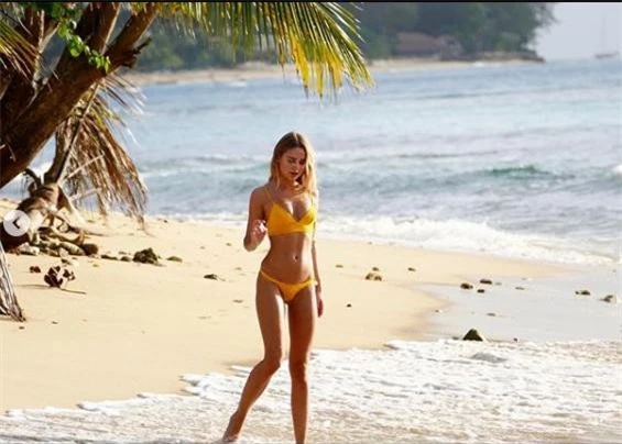 Không thể rời mắt khỏi vóc dáng tuyệt mỹ của chân dài Kimberley Garner - ảnh 5