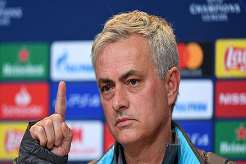 Mourinho cấm cầu thủ Tottenham xem lại trận thua Bayern 2-7