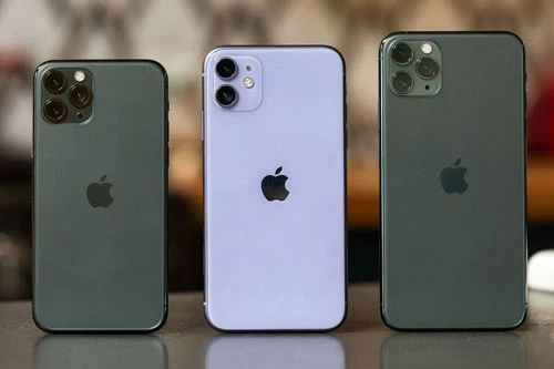 iPhone 11 Pro, iPhone 11 và iPhone 11 Pro Max (từ trái sang).