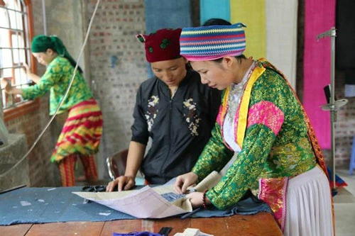 HTX Lanh Trắng tạo việc làm cho phụ nữ Mông nghèo (Ảnh: Internet)