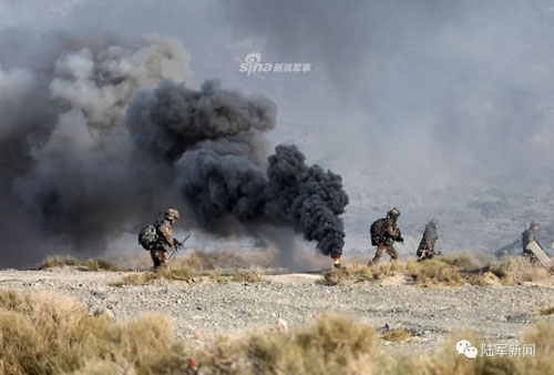 Trung Quốc giăng "biển lửa" ở Tân Cương, "lão già" Type 59 "lặc lè" khai hoả