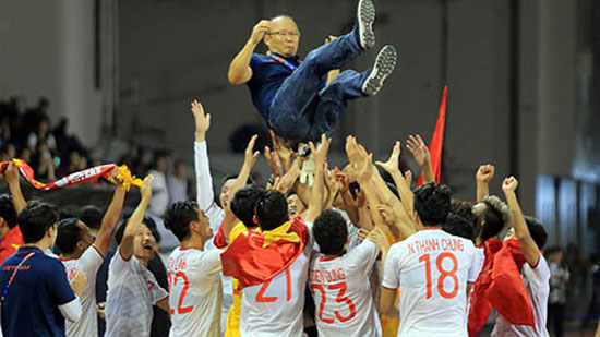 'Zico Thái' không tin rằng Việt Nam đã vượt qua Thái Lan