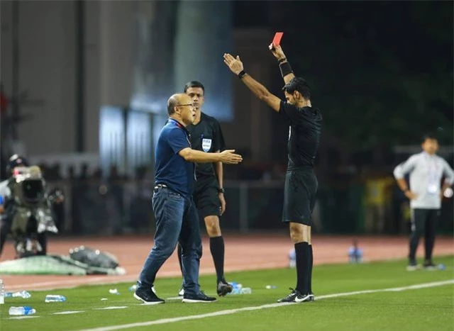 Báo châu Á: “Thầy Park có tính cách giống Mourinho” - 2