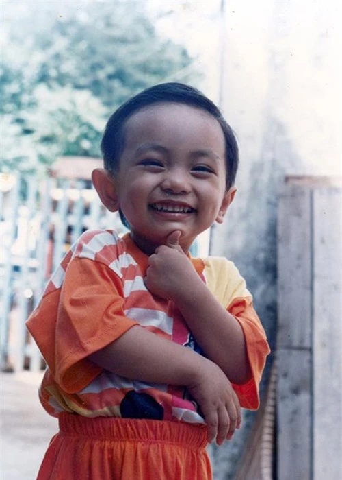 Ngỡ ngàng ảnh ngày nhỏ, chưa nổi tiếng của vợ chồng Phan Hiển - Khánh Thi - Hình 5 Ngo ngang anh ngay nho, chua noi tieng cua vo chong Phan Hien - Khanh Thi-Hinh-5