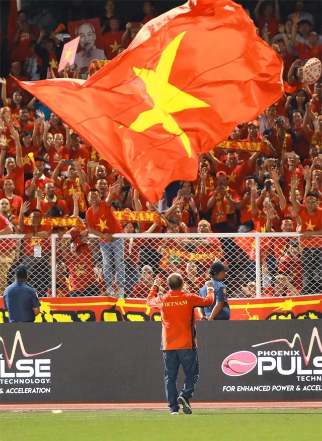 Những hình ảnh không thể nào quên trong lần đầu tiên bóng đá nam Việt Nam lên đỉnh SEA Games - Ảnh 10.