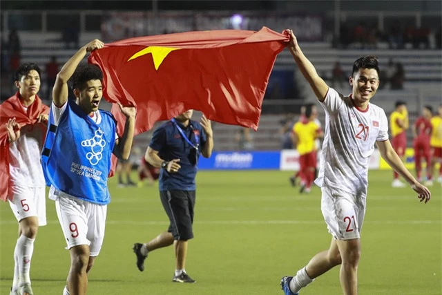 Những hình ảnh không thể nào quên trong lần đầu tiên bóng đá nam Việt Nam lên đỉnh SEA Games - Ảnh 6.