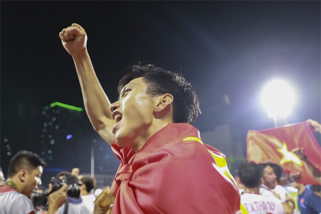 Những hình ảnh không thể nào quên trong lần đầu tiên bóng đá nam Việt Nam lên đỉnh SEA Games - Ảnh 8. Những hình ảnh không thể nào quên trong lần đầu tiên bóng đá nam Việt Nam lên đỉnh SEA Games - Ảnh 8.