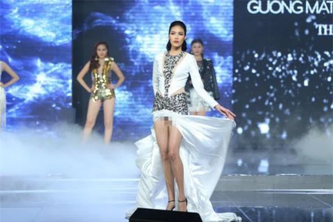Sự cố của Mai Phương Thúy và dàn người đẹp trên sóng trực tiếp - Hình 5 Su co cua Mai Phuong Thuy va dan nguoi dep tren song truc tiep-Hinh-5