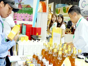 Hàng Việt loay hoay thiết kế thương hiệu