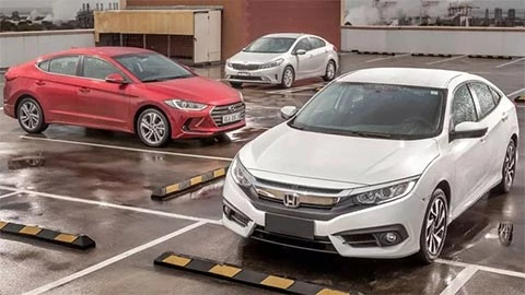 Hyundai Elantra, Honda City. Hyundai Elantra, Honda City.