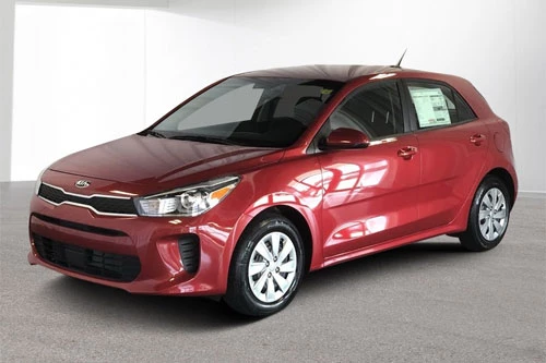 3. Kia Rio (doanh số: 7.733 chiếc).