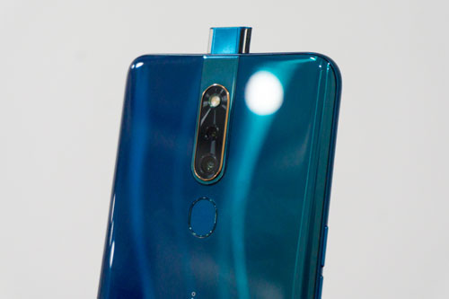 Trước thềm Giáng sinh, Oppo F11 Pro giảm giá sốc tại Việt Nam