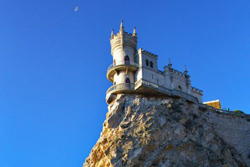 Chiêm ngưỡng lâu đài Tình yêu đẹp mê hồn ở Crimea