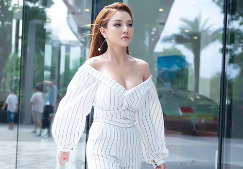 "Hot girl thị phi" Mon2K tiết lộ thường xuyên bị gạ gẫm khiếm nhã