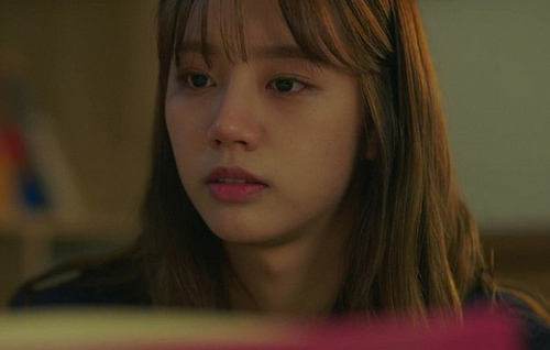 Hùng hổ đi đánh ghen tại khách sạn, tôi bị chồng tát cháy mặt nhưng mẹ chồng tạt gáo nước lạnh khiến anh câm nín