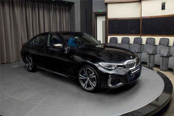 bmw m340i 2020 bi hiem hon voi mau son den kim loai hinh 1