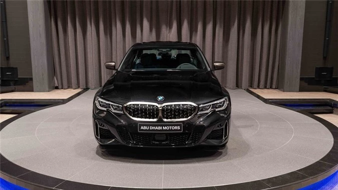 bmw m340i 2020 bi hiem hon voi mau son den kim loai hinh 3