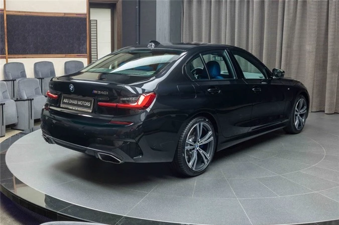 bmw m340i 2020 bi hiem hon voi mau son den kim loai hinh 6