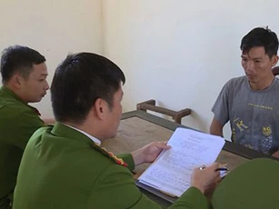 Đắk Nông: Trốn dưới gầm giường nhà hàng xóm để trộm 300 triệu đồng