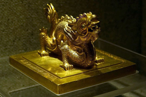 Chiêm ngưỡng biểu tượng quyền lực bất tử của vua nhà Nguyễn