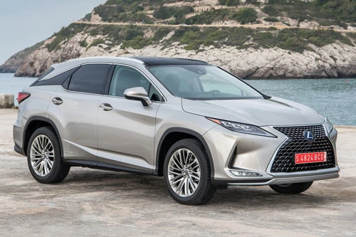 1. Lexus RX 2020 (giá khởi điểm: 45.175 USD). 