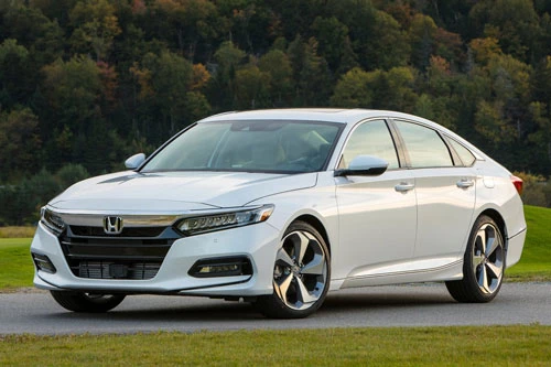 2. Honda Accord 2019.