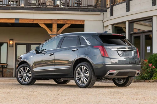 3. Cadillac XT5 2020 (giá khởi điểm: 45.090 USD).