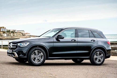 4. Mercedes-Benz GLC 2020 (giá khởi điểm: 42.500 USD).