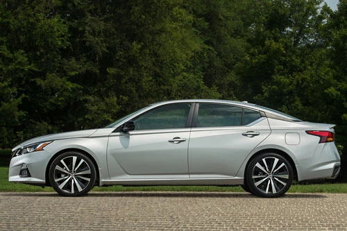 6. Nissan Altima 2019.