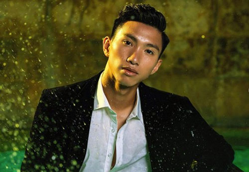 Đoàn Văn Hậu ngày càng lột xác với hàng hiệu, thần thái không kém người mẫu