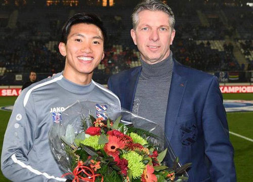 Văn Hậu được vinh danh, dự bị trận Heerenveen thua Willem II