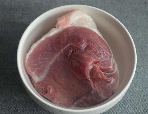 Dù thịt có đông cứng đến mức nào, chỉ cần nhỏ vài giọt là trong 5 phút thịt mềm ngay 