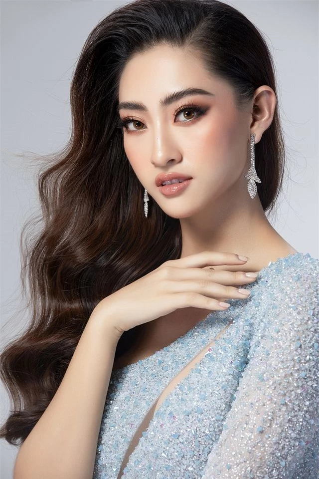 Lương Thùy Linh hé lộ 2 chiếc váy dạ hội đêm Chung kết Hoa hậu Thế giới - 6