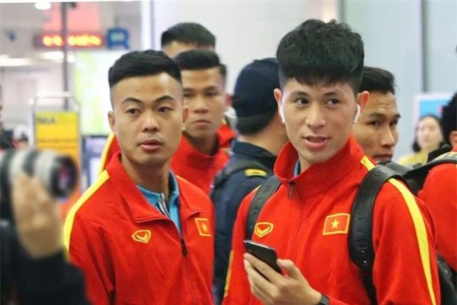 U23 Việt Nam tới Hàn Quốc, HLV Park Hang Seo gây sốt với giới truyền thông - 9