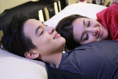 Thất tình trai giàu, em tặc lưỡi lấy ngay anh bán rau đầu ngõ, ngờ đâu đêm tân hôn sau màn nồng nàn anh cười hỉ hả bưng ra "nộp" cho vợ cả hộp 50 cây vàng!