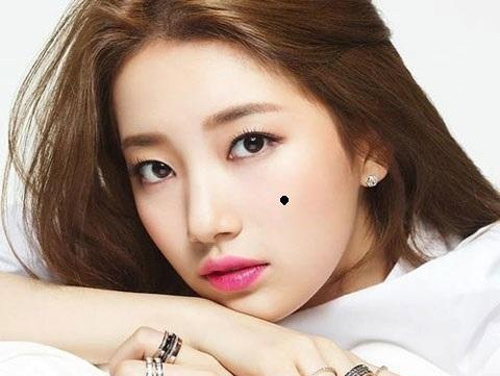 5 nốt ruồi hút tài lộc, báo hiệu phụ nữ có số 'đỏ như son', được Thần Tài theo gót