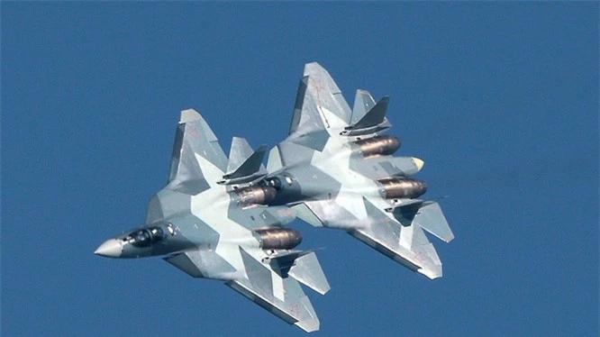 Den gio Nga van vong vo ve thoi gian hoan thien dong co tiem kich Su-57-Hinh-11