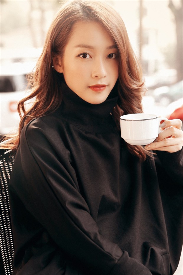 Nhan sắc nghiêng thành của cô gái Việt lọt top 100 gương mặt đẹp nhất