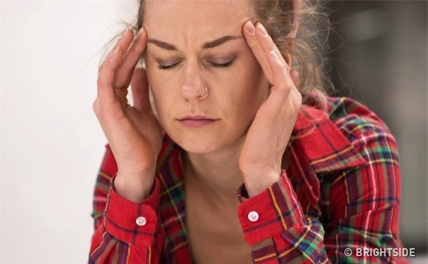 Theo các chuyên gia nội tiết, nếu bạn thường xuyên bị nhức đầu mà không phải do stress hay mệt mỏi thì rất có thể là do hàm lượng estrogen xuống quá thấp.