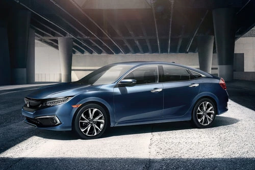 2. Honda Civic 2020 (giá khởi điểm: 19.750 USD).