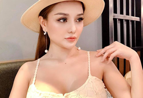 Mon 2k gay gắt đáp trả tin đồn lộ clip nóng như bạn thân Ngân 98