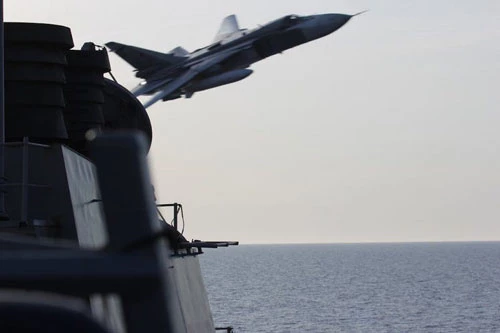Vụ đụng độ xảy ra trên Biển Đen vào tháng 4-2016 giữa máy bay ném bom tiền tuyến Su-24 Fencer của không quân Nga và khu trục hạm USS Donald Cook lớp Arleigh Burke của hải quân Mỹ đã gây ra rất nhiều tranh cãi.