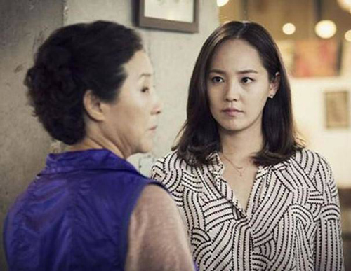 Mẹ chồng đòi mượn tạm vàng cưới, nàng dâu đồng ý nhưng đưa điều kiện khiến bà tái mặt