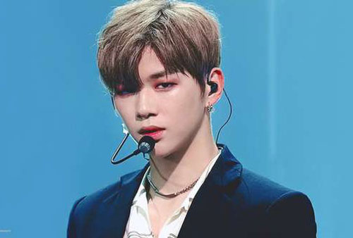 Phía sau bản hợp đồng nô lệ mang lại tỷ USD cho showbiz