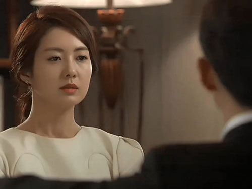 &#x110;&#xEA;m t&#xE2;n h&#xF4;n, t&#xF4;i r&#x1EDB;t n&#x1B0;&#x1EDB;c m&#x1EAF;t h&#x1EA1;nh ph&#xFA;c khi nh&#xEC;n ch&#x1ED3;ng &#xF4;m &quot;ng&#x1B0;&#x1EDD;i kh&#xE1;c&quot; tr&#xEA;n gi&#x1B0;&#x1EDD;ng c&#x1B0;&#x1EDB;i