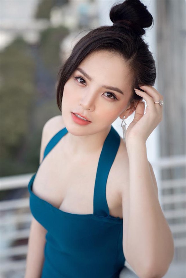 Cuộc sống của 2 hot girl vướng nghi vấn lộ clip nhạy cảm giờ ra sao? - Ảnh 12. Cuộc sống của 2 hot girl vướng nghi vấn lộ clip nhạy cảm giờ ra sao? - Ảnh 12.